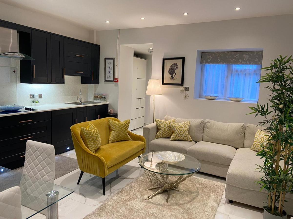 Elegant 2 Bed Flat In Chiswick Apartment London Bagian luar foto